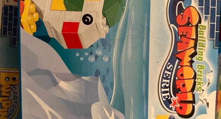 Scuola e giochi per bambino e bambina